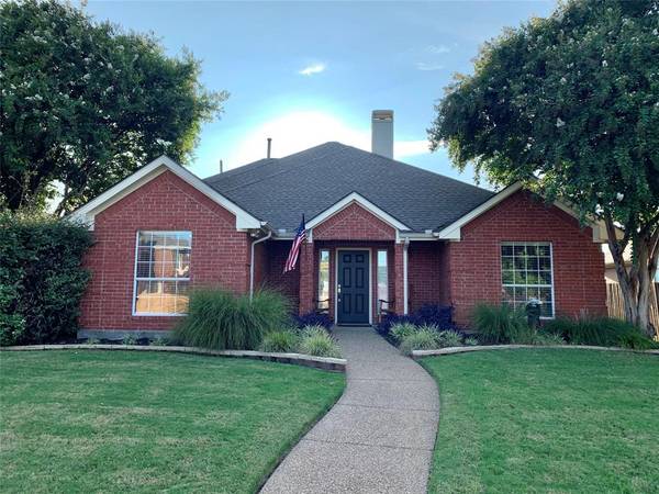 1742 Crosshaven Drive, Lewisville, TX 75077