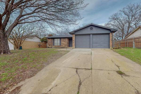 5613 Macneill Drive, Haltom City, TX 76148