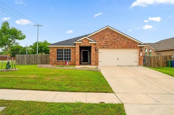 337 Quail Crossing Drive, Sanger, TX 76266