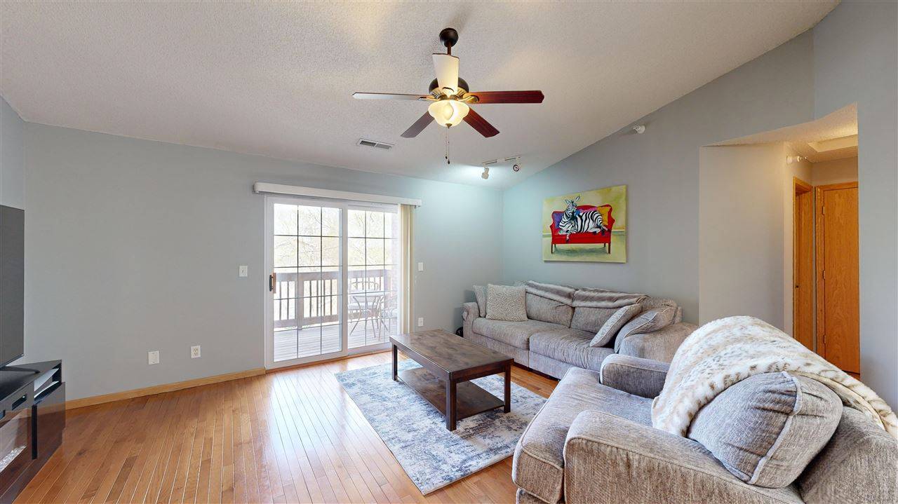 Iowa City, IA 52240,2874 Triple Crown Ln #9