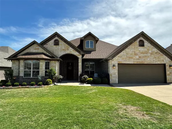 3511 Abes Landing Drive,  Granbury,  TX 76049