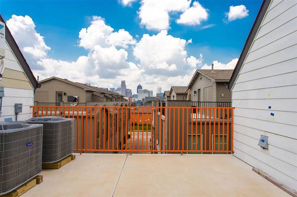 Dallas, TX 75204,3981 Roseland Avenue #3B