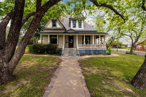 Weatherford, TX 76086,202 W Oak Street