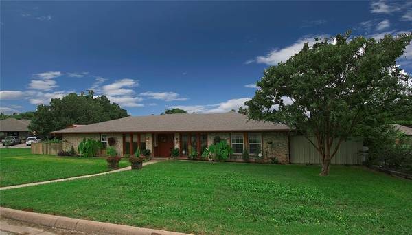 1819 Timber Lane, Jacksboro, TX 76458