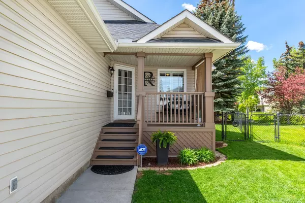 Calgary, AB T2Z 3A7,325 Douglas Ridge PL SE