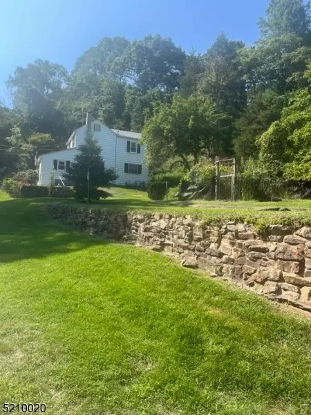 241 Lows Hollow Rd, Lopatcong Twp., NJ 08886