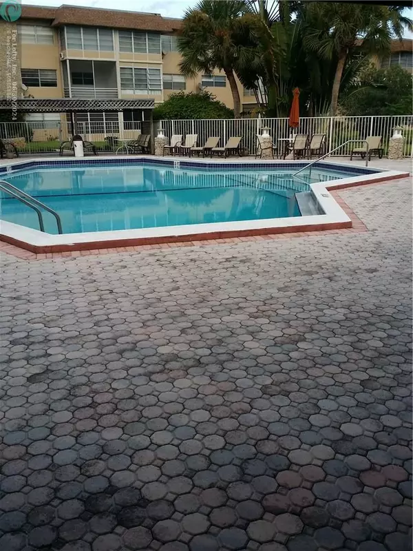 Lauderdale Lakes, FL 33313,5031 W Oakland Park Blvd  #212