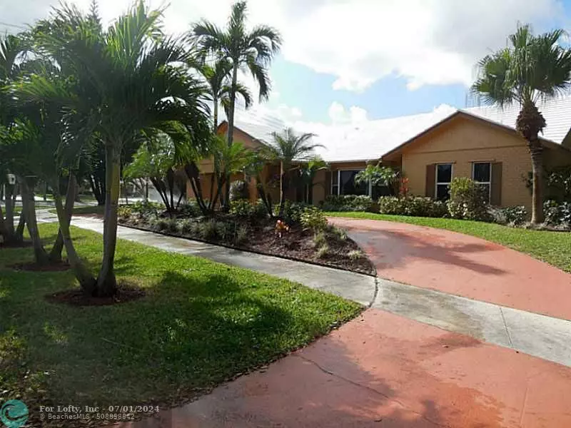 2238 LOB LOLLY LN, Deerfield Beach, FL 33442