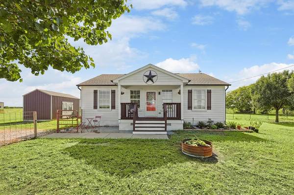 205 Ike Road,  Waxahachie,  TX 75165