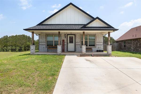 1124 Thicket Trail, Granbury, TX 76048