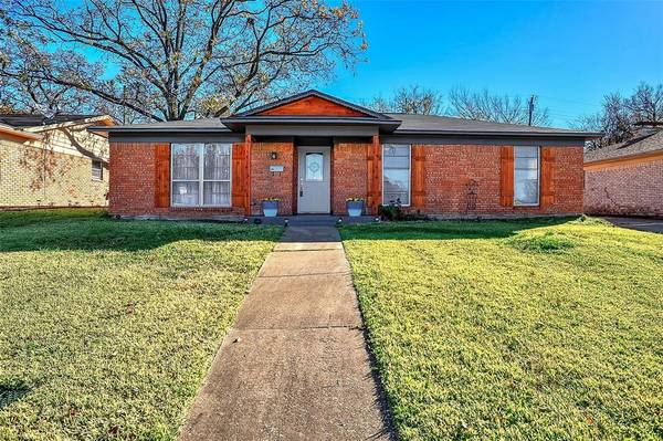 112 S Wood Avenue, Denison, TX 75020