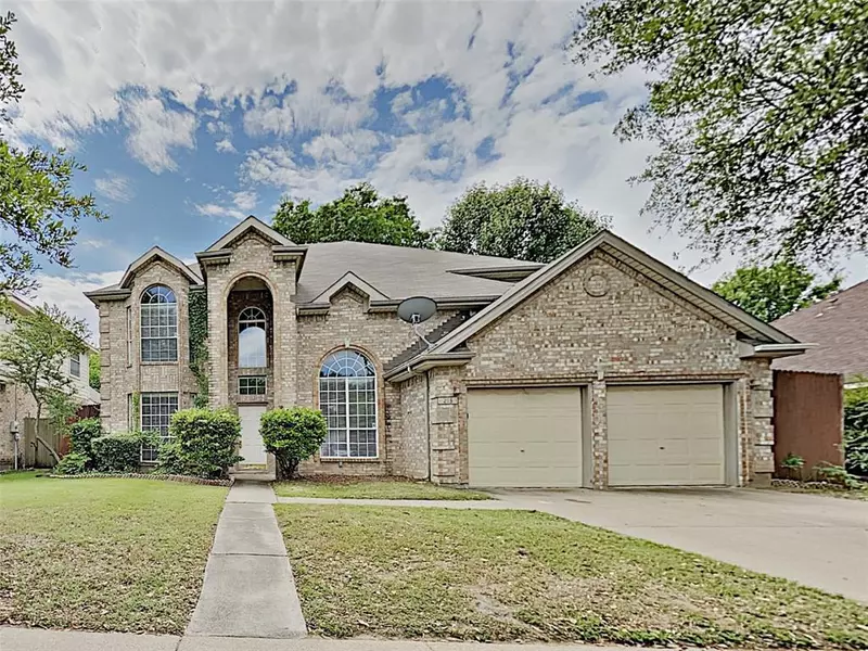 213 Devonshire Drive, Grand Prairie, TX 75052