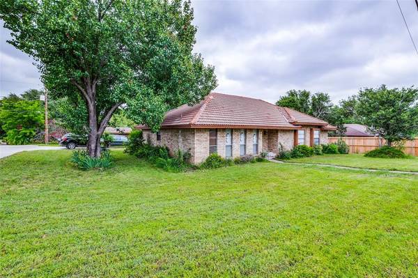 1010 Egyptian Way,  Grand Prairie,  TX 75050