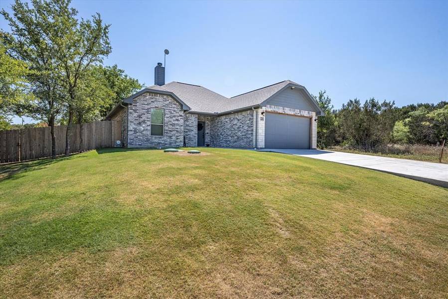 5504 Stonegate Circle, Granbury, TX 76048