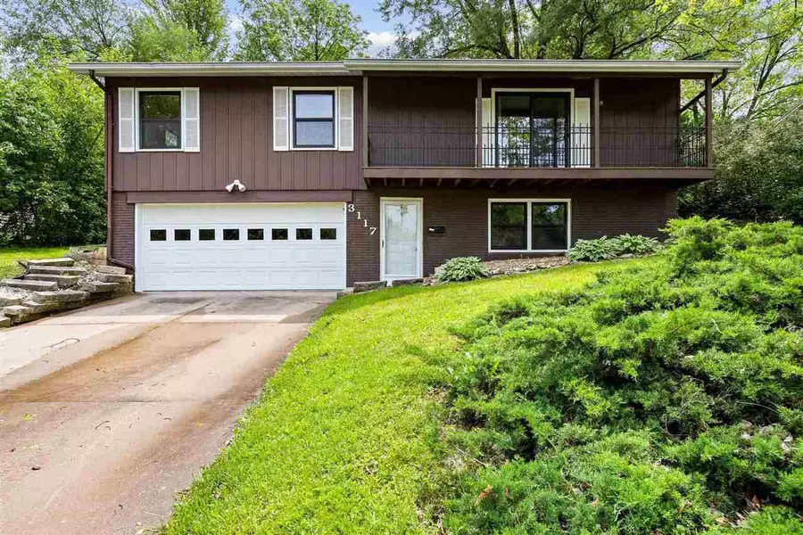 3117 Juniper Dr, Iowa City, IA 52245