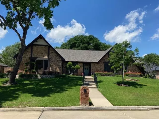 3629 Green Hollow Drive, Grand Prairie, TX 75052