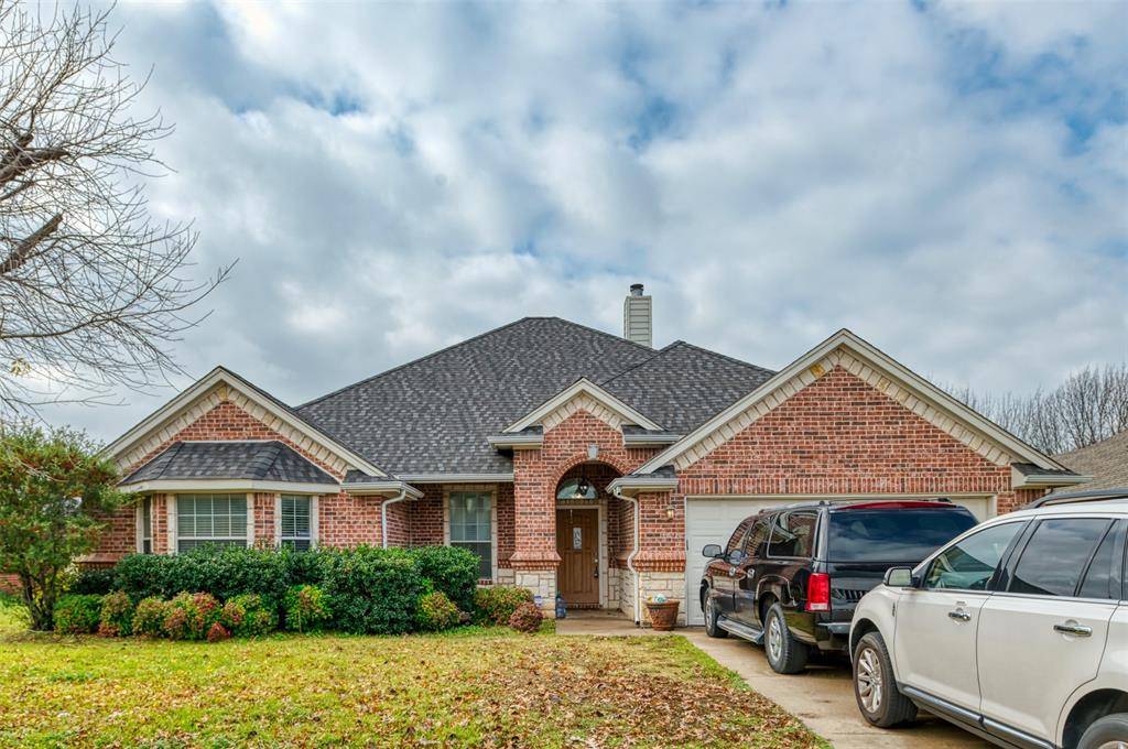 605 Carriage Lane, Saginaw, TX 76179