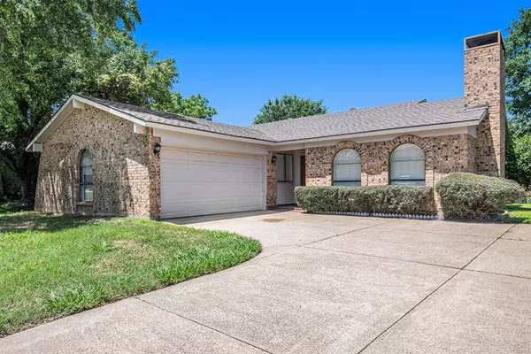 3605 Ravenhill Lane, Arlington, TX 76016