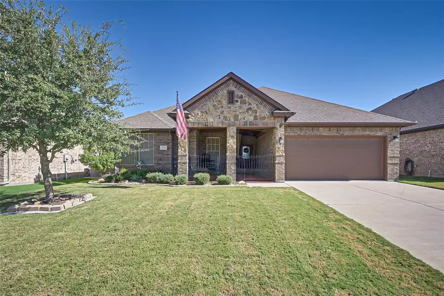 328 Pecos Drive, Burleson, TX 76028