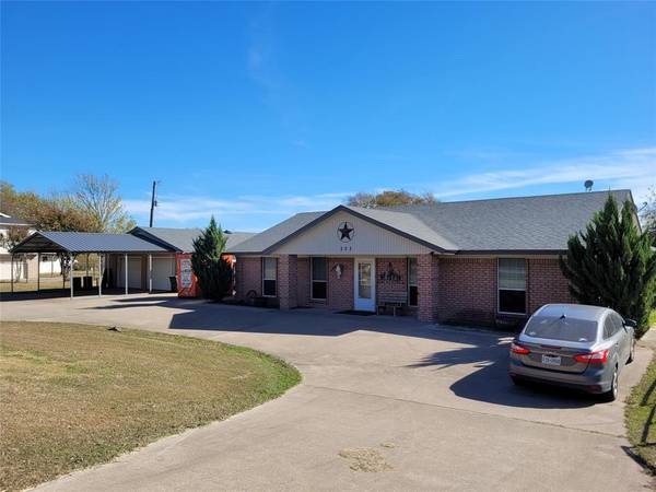 202 Beaudelaire Drive, Weatherford, TX 76087