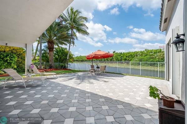 Weston, FL 33327,572 Cascade Falls Dr