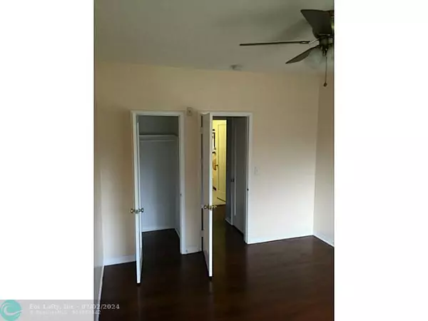 Miami Shores, FL 33138,735 NE 91st St  #1E