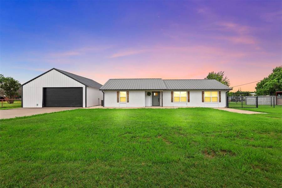 748 Horse Shoe Road, Godley, TX 76044