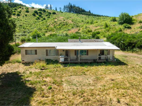 699 COX RD, Yoncalla, OR 97499