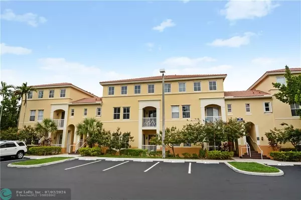 130 Jacaranda Country Club Dr  #55, Plantation, FL 33324