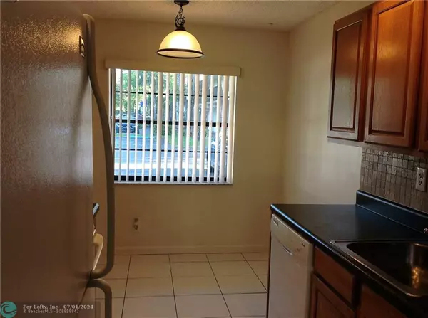 Coral Springs, FL 33071,1339 NW 94th Way  #1339