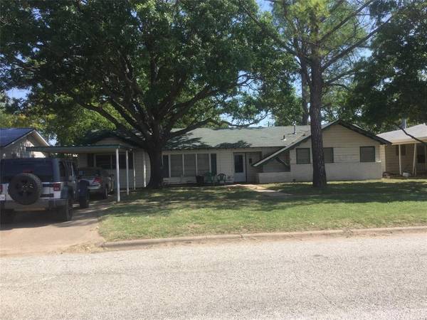 409 S Avenue H, Olney, TX 76374