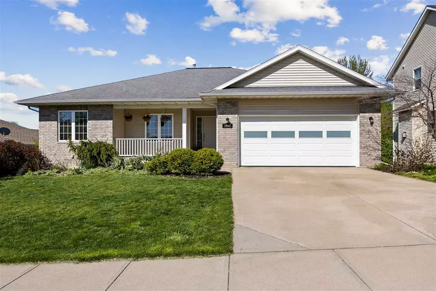 3462 Donegal Ct, Iowa City, IA 52246