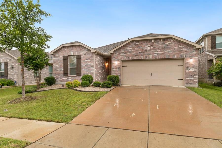 1024 Tule Drive, Aubrey, TX 76227