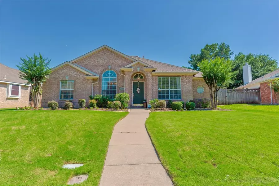 1392 Prairie Drive, Lewisville, TX 75067