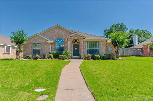 1392 Prairie Drive,  Lewisville,  TX 75067