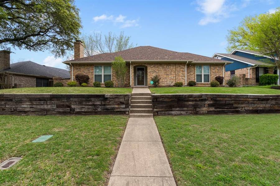 423 Silver Creek Drive, Duncanville, TX 75137