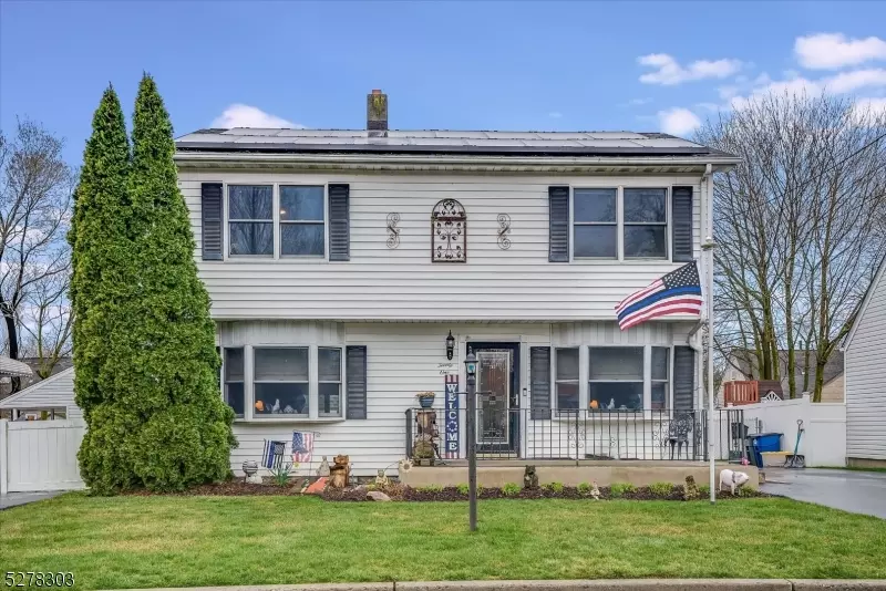 21 Bergen Ave, Wanaque Boro, NJ 07420