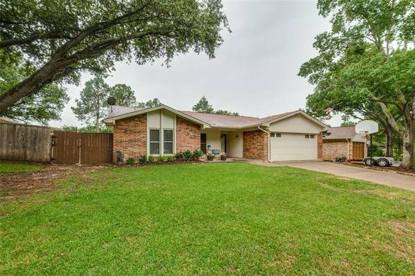 Bedford, TX 76021,2824 Bluebonnet Lane