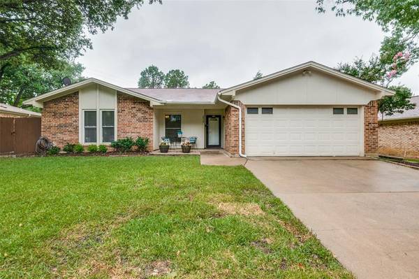 Bedford, TX 76021,2824 Bluebonnet Lane