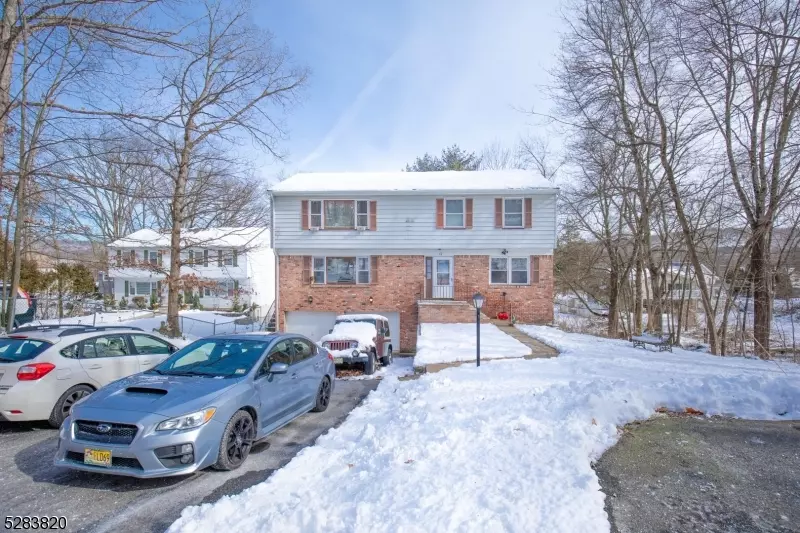 11 Gorge Dr, Wanaque Boro, NJ 07420