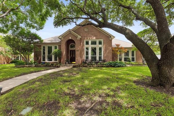 5029 River Bluff Drive, Fort Worth, TX 76132