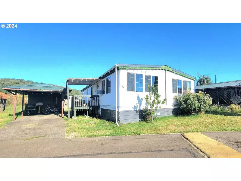 128 BERRY LOOP LN, Roseburg, OR 97471