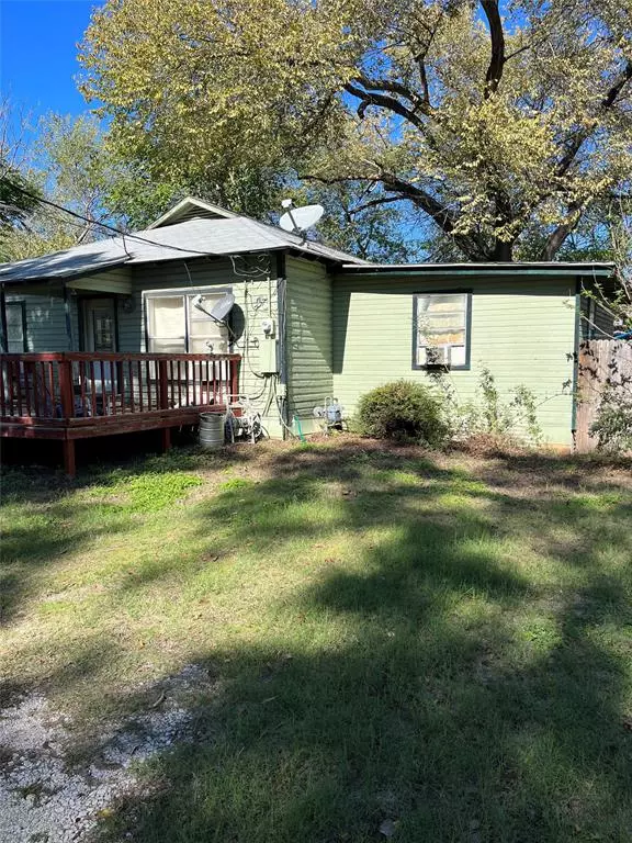 301 E Pecan Street, Aubrey, TX 76227