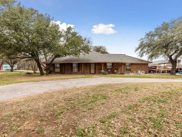 2356 Andrews Court,  Granbury,  TX 76048