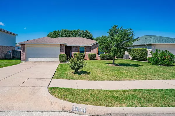 Burleson, TX 76028,1401 Queen Annes Drive