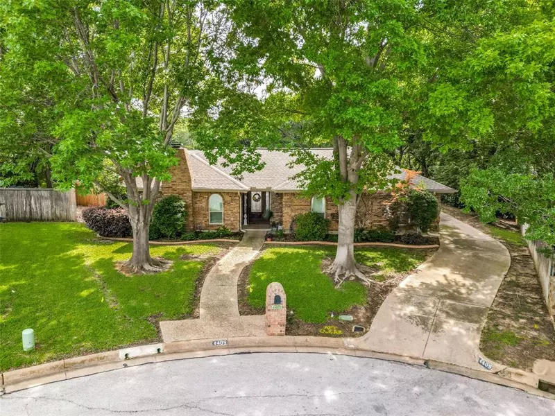 4409 Steeplechase Court, Arlington, TX 76016