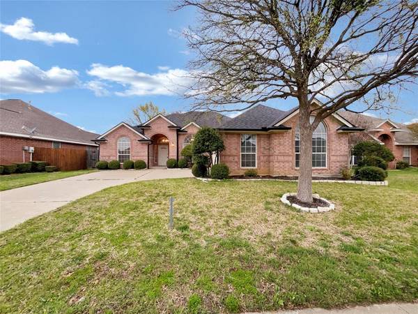 8428 Emerald Circle,  North Richland Hills,  TX 76180