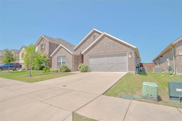 4913 Cleves Avenue, Aubrey, TX 76227