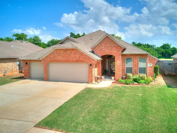 1020 Ashwood Lane, Moore, OK 73160