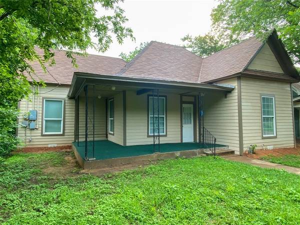 1407 N Wilhite Street, Cleburne, TX 76031